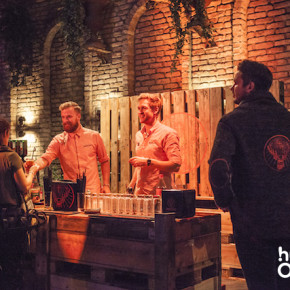 Jägermeister Theke, OMClub 2015,hurra,hurra.com,project a,köln, halle tor2,mixer, kellner, free drinks, kostenlose getränke, veranstaltung, onlinemarketing, dmexco